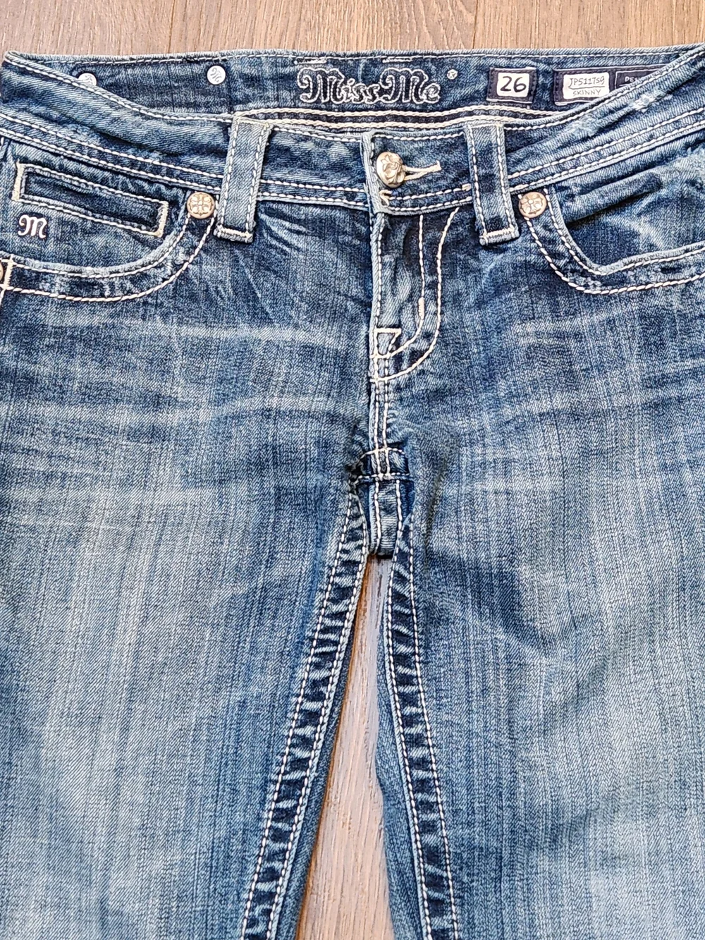 ✨ VINTAGE Miss Me Angel Wing / Cross Rhinestone Skinny Jeans - Sz 26 - Boho ✨ - Picture 3 of 16